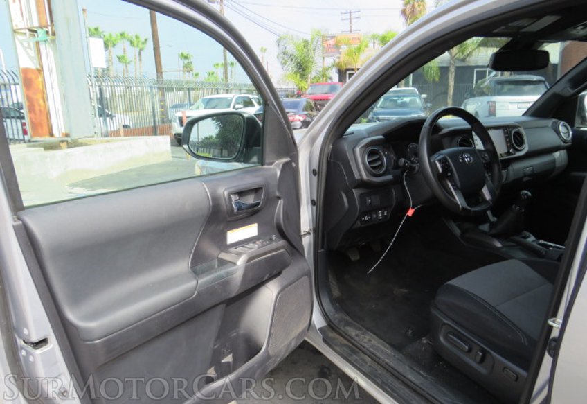 2020 Toyota Tacoma 4WD - Image 19