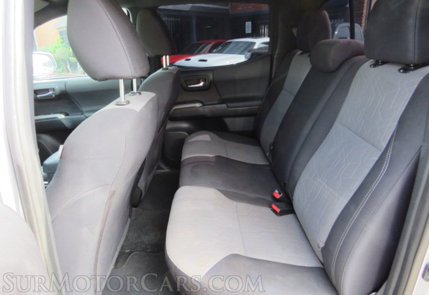 2020 Toyota Tacoma 4WD - Image 29