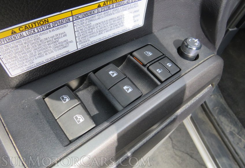 2020 Toyota Tacoma 4WD - Image 38