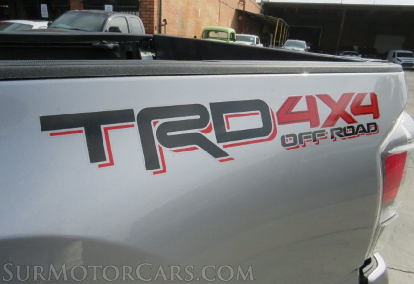 2020 Toyota Tacoma 4WD - Image 17