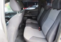 2020 Toyota Tacoma 4WD - Image 29