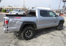 2020 Toyota Tacoma 4WD - Image 8
