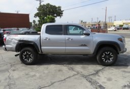2020 Toyota Tacoma 4WD - Image 6