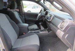 2020 Toyota Tacoma 4WD - Image 26