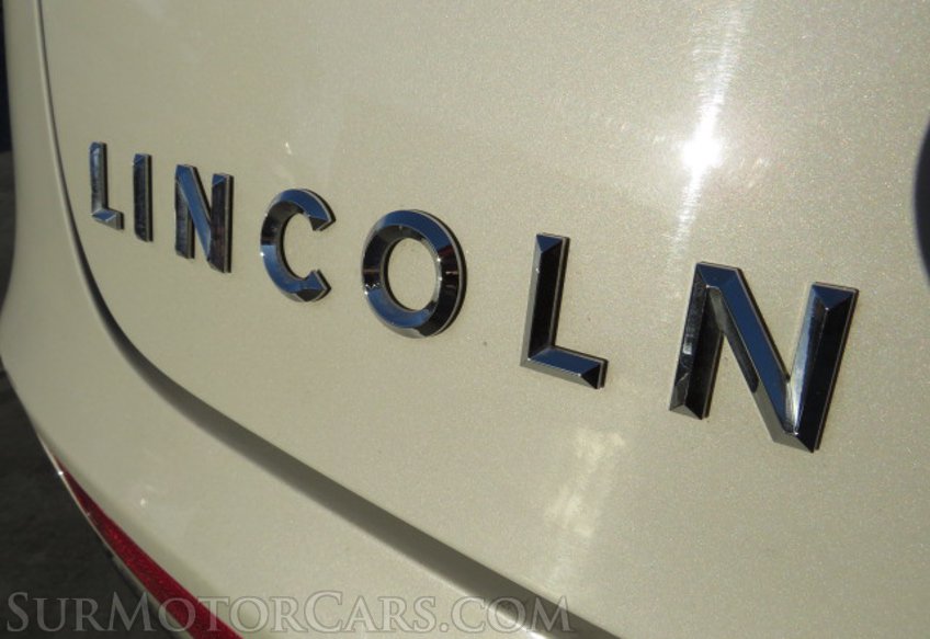 2019 Lincoln MKT - Image 17