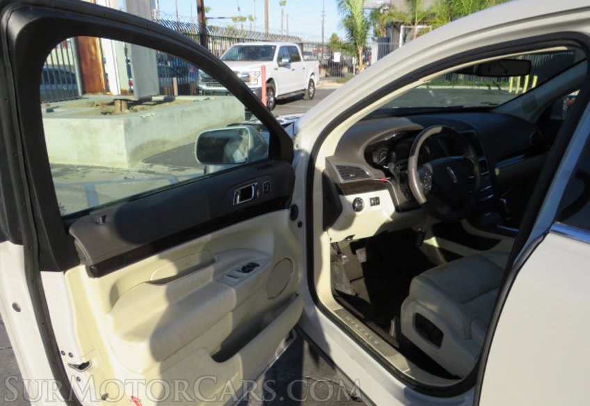 2019 Lincoln MKT - Image 21