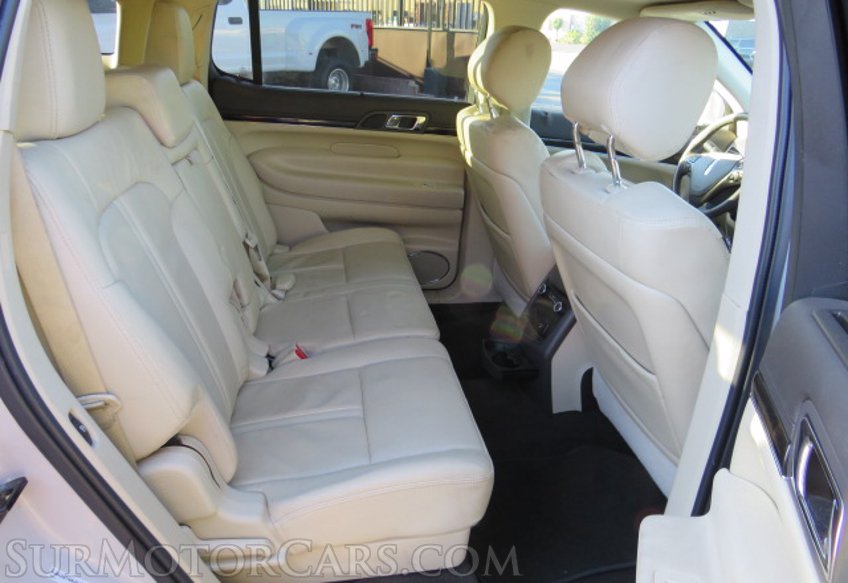 2019 Lincoln MKT - Image 32