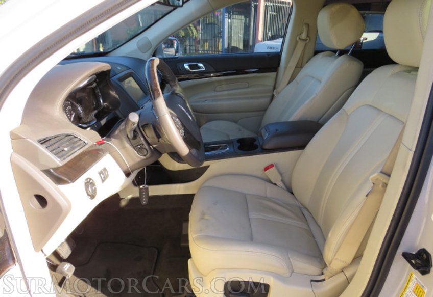 2019 Lincoln MKT - Image 23