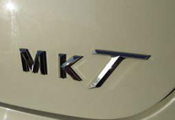 2019 Lincoln MKT - Image 18