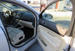 2019 Lincoln MKT - Image 22