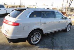 2019 Lincoln MKT - Image 7