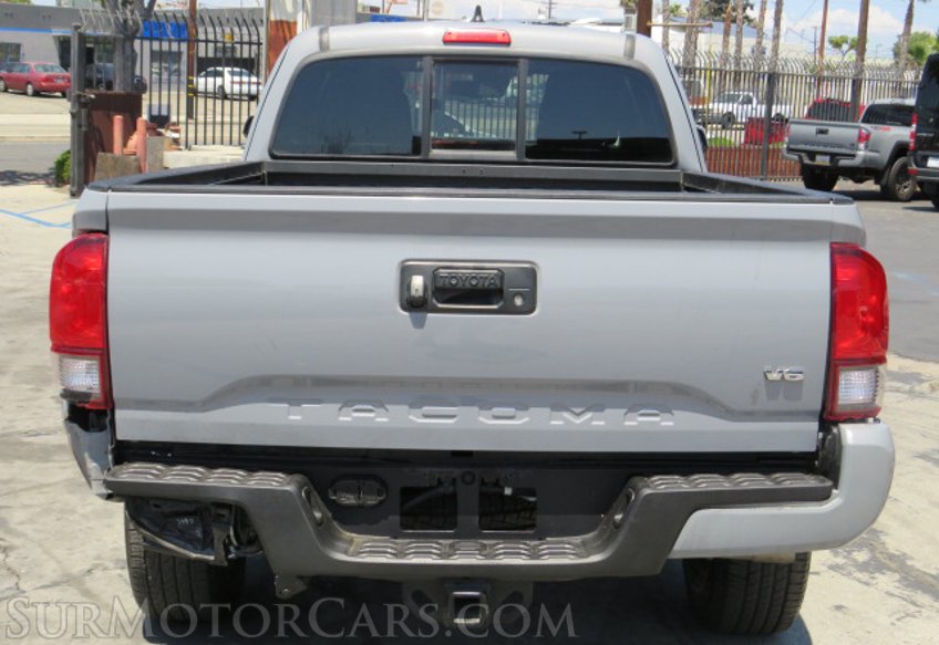 2018 Toyota Tacoma - Image 12