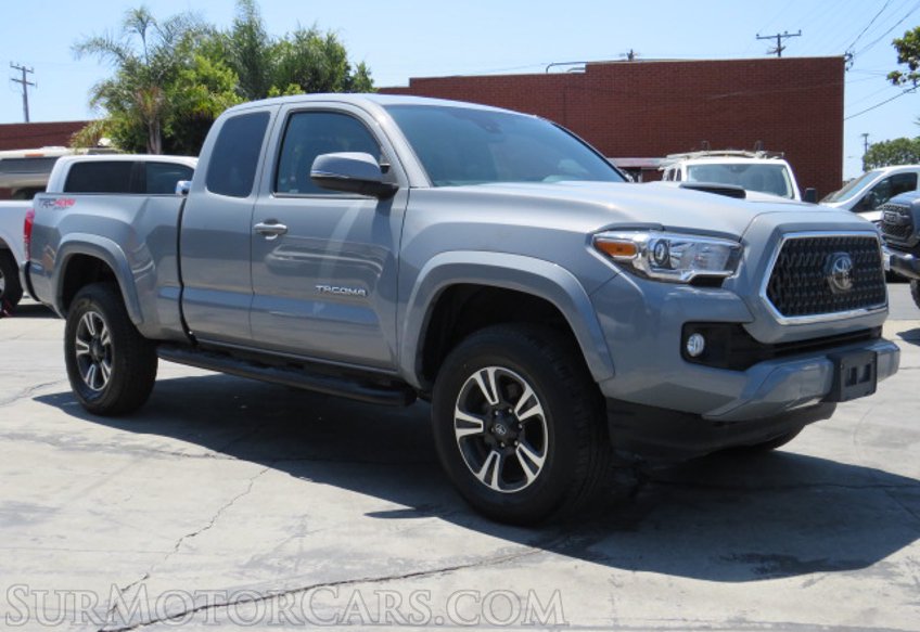 2018 Toyota Tacoma - Image 3