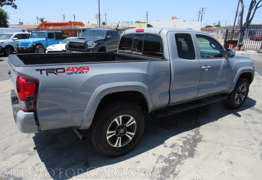 2018 Toyota Tacoma - Image 9