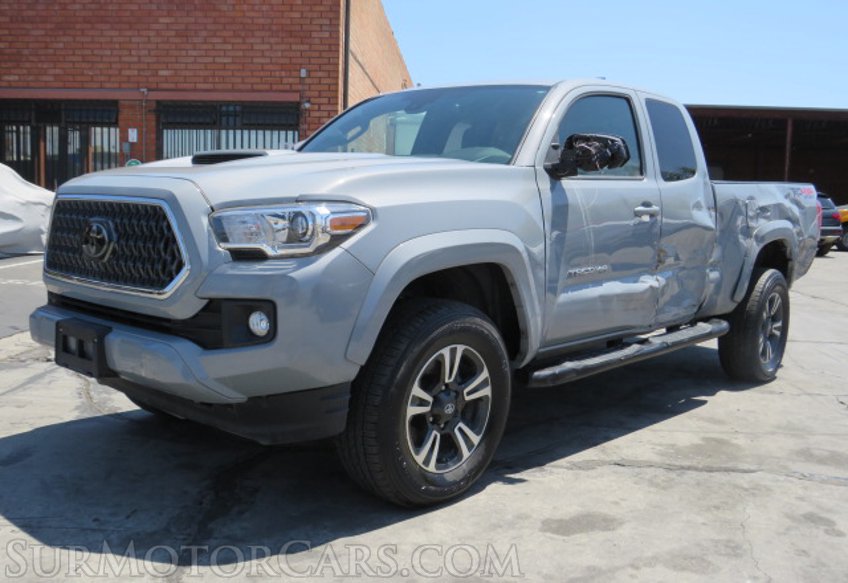 2018 Toyota Tacoma - Image 4