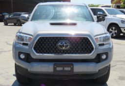 2018 Toyota Tacoma - Image 11