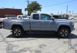 2018 Toyota Tacoma - Image 5
