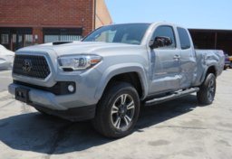 2018 Toyota Tacoma - Image 4