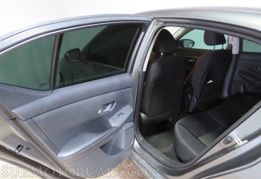 2021 Nissan Sentra - Image 21