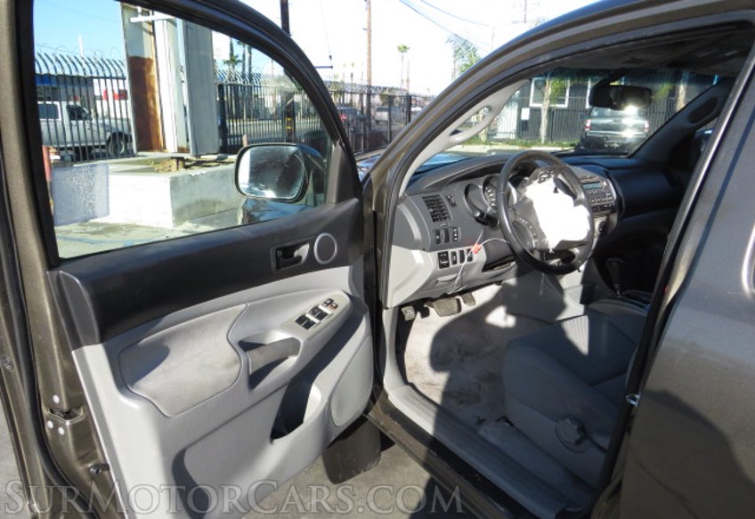 2010 Toyota Tacoma - Image 22