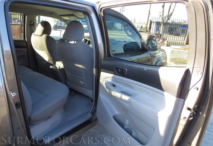 2010 Toyota Tacoma - Image 29