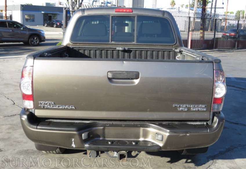 2010 Toyota Tacoma - Image 12