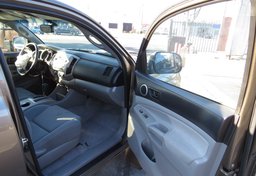 2010 Toyota Tacoma - Image 23