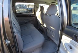 2010 Toyota Tacoma - Image 31