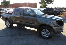 2010 Toyota Tacoma - Image 2