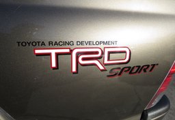 2010 Toyota Tacoma - Image 18