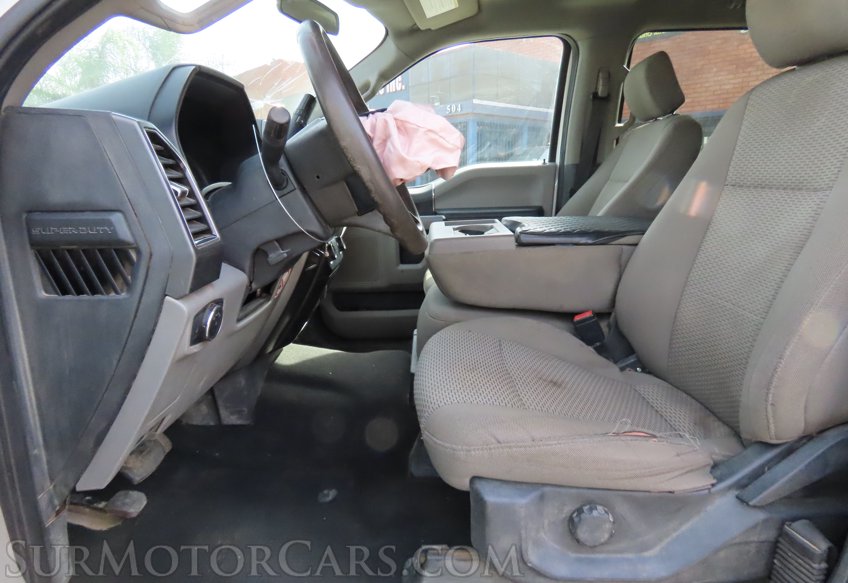 2020 Ford F-550 Super Duty - Image 32