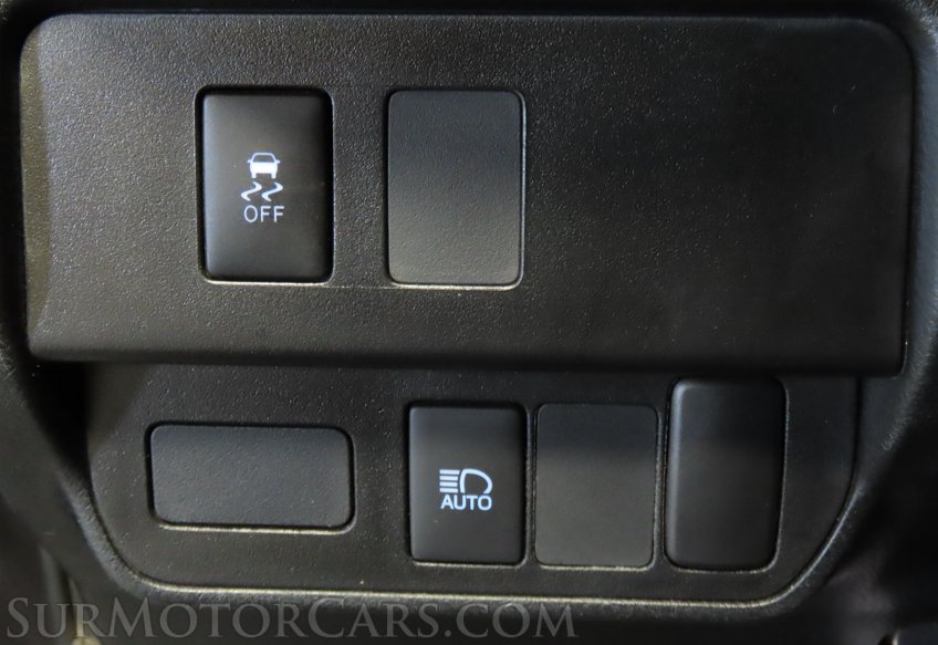 2020 Toyota Tacoma - Image 40