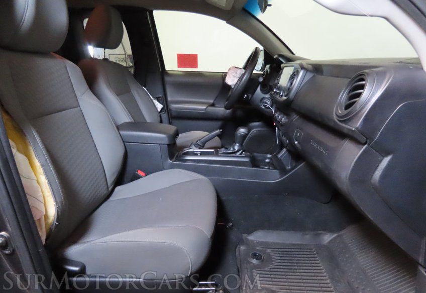 2020 Toyota Tacoma - Image 29