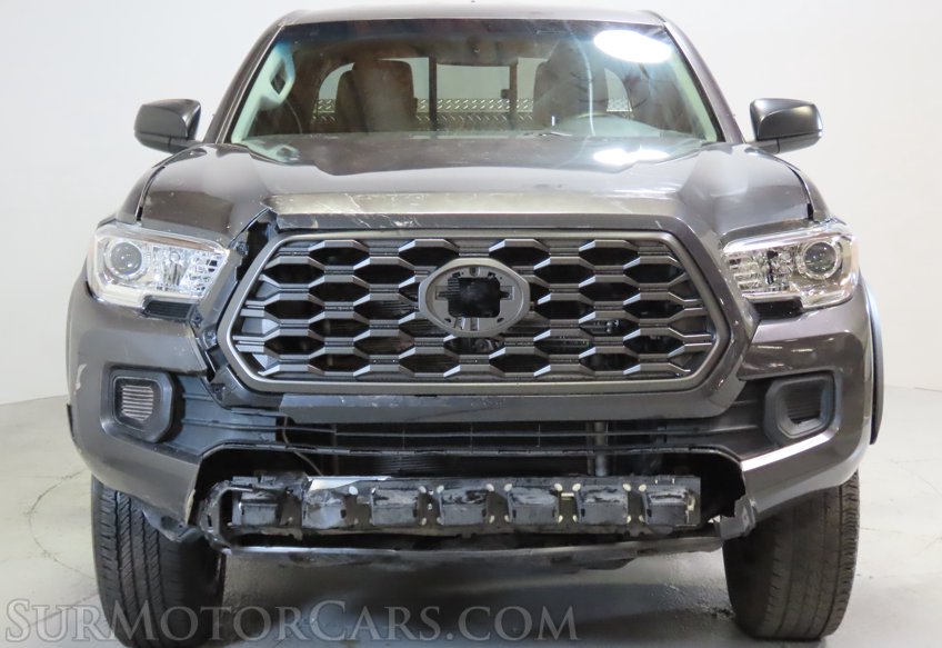 2020 Toyota Tacoma - Image 12