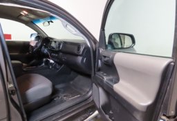 2020 Toyota Tacoma - Image 21