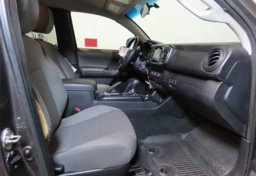 2020 Toyota Tacoma - Image 25