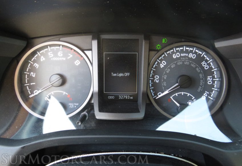 2018 Toyota Tacoma - Image 32