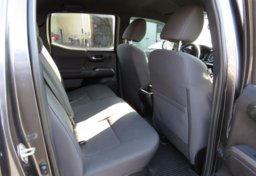 2018 Toyota Tacoma - Image 31