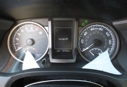 2018 Toyota Tacoma - Image 32
