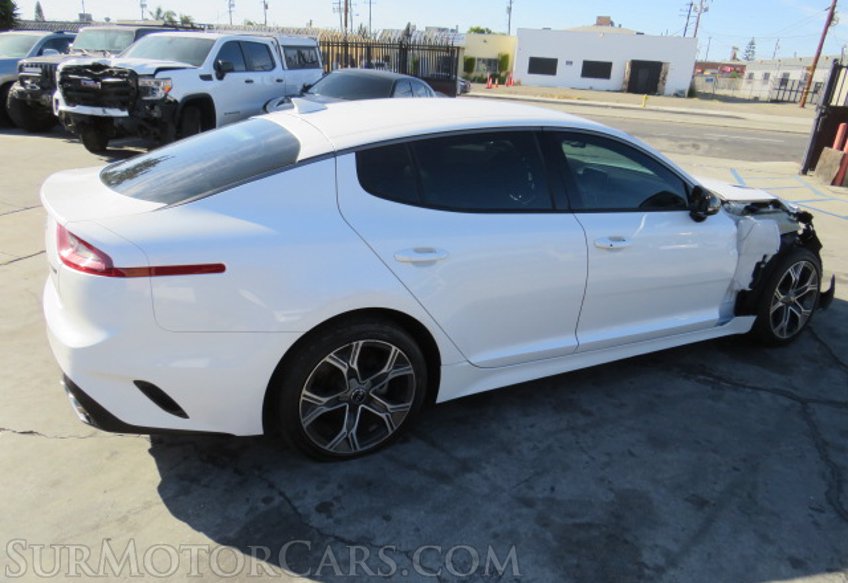 2020 Kia Stinger - Image 10