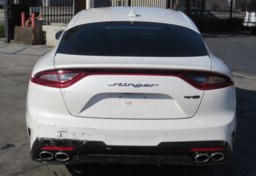 2020 Kia Stinger - Image 12