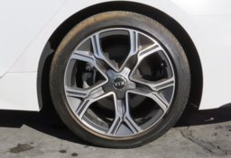 2020 Kia Stinger - Image 11
