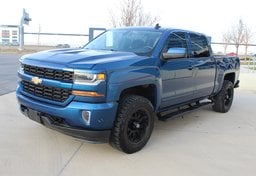 2018 Chevrolet Silverado 1500 4x4 LT - Image 2