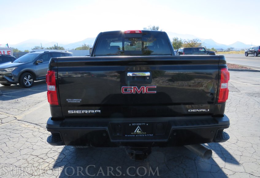 2018 GMC Sierra 2500HD - Image 10