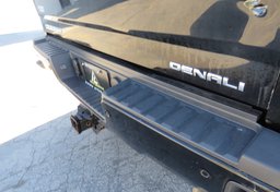 2018 GMC Sierra 2500HD - Image 15