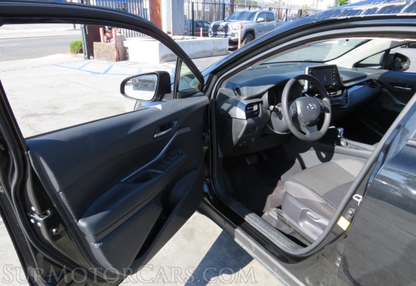 2020 Toyota C-HR - Image 18