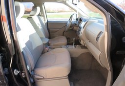 2020 Nissan Frontier - Image 30