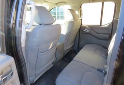 2020 Nissan Frontier - Image 31