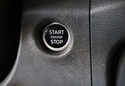 2022 Nissan Frontier - Image 50