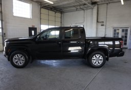 2022 Nissan Frontier - Image 9